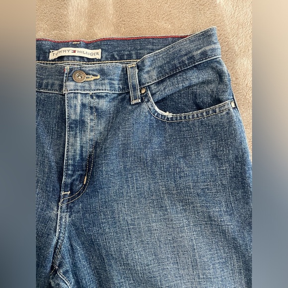Vintage Women's 2004 Y2K Tommy Hilfiger Jeans (6) - Picture 5 of 9